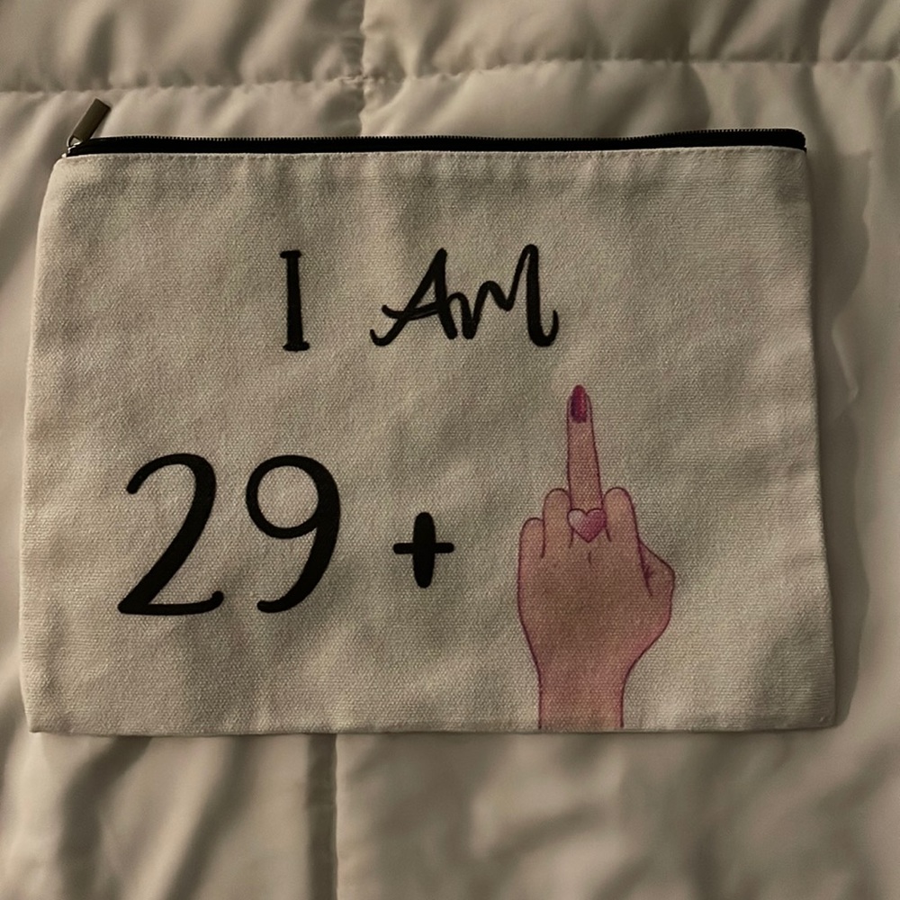 I am 30 bag, make up or accessory bag
